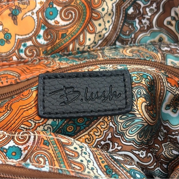 Blush black leather handbag with paisley print interior - Picture 5 of 12